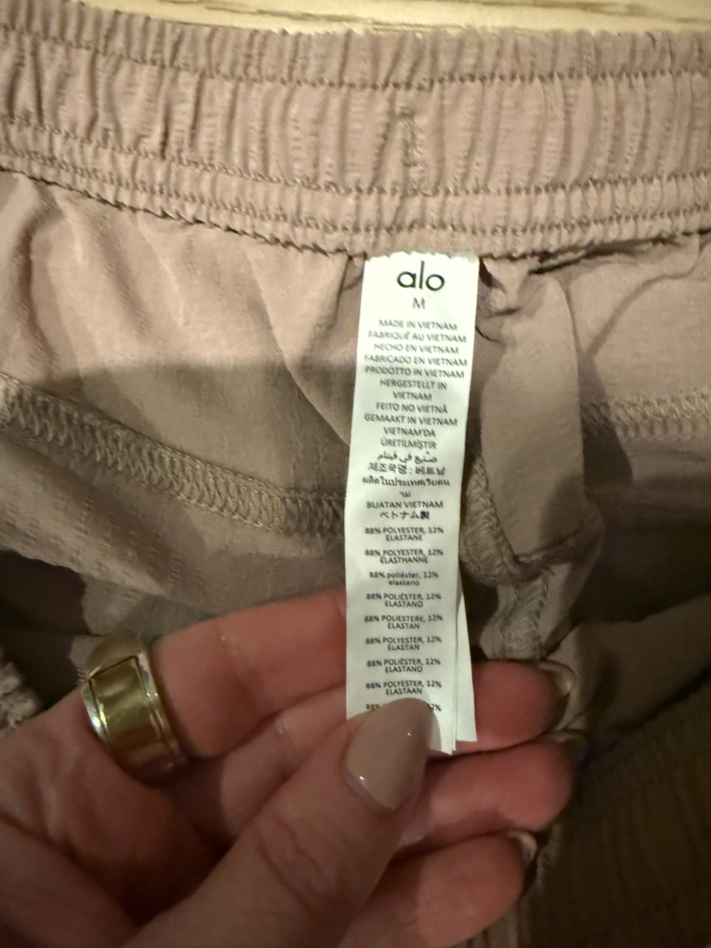 ALO Yoga Wide Leg Cargo Pants in Dusty Rose - Picture 5 of 7